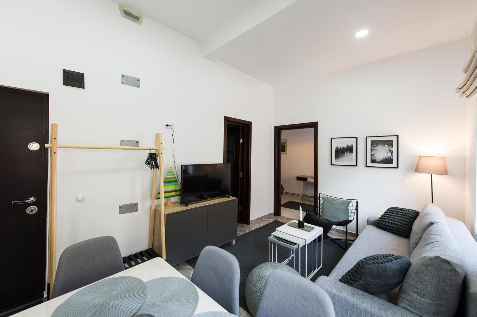 Charming Old Town Flat With Mountain View Daire Braşov Dış mekan fotoğraf