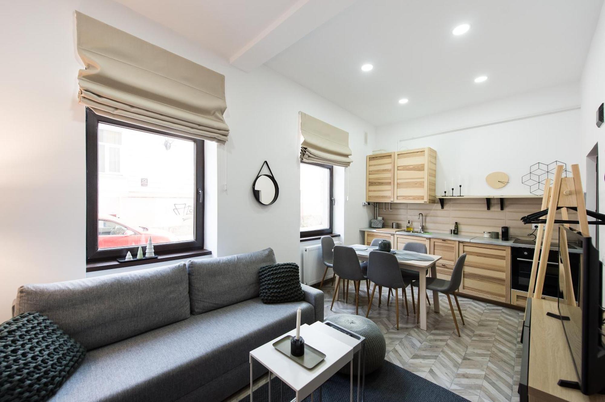 Charming Old Town Flat With Mountain View Daire Braşov Dış mekan fotoğraf