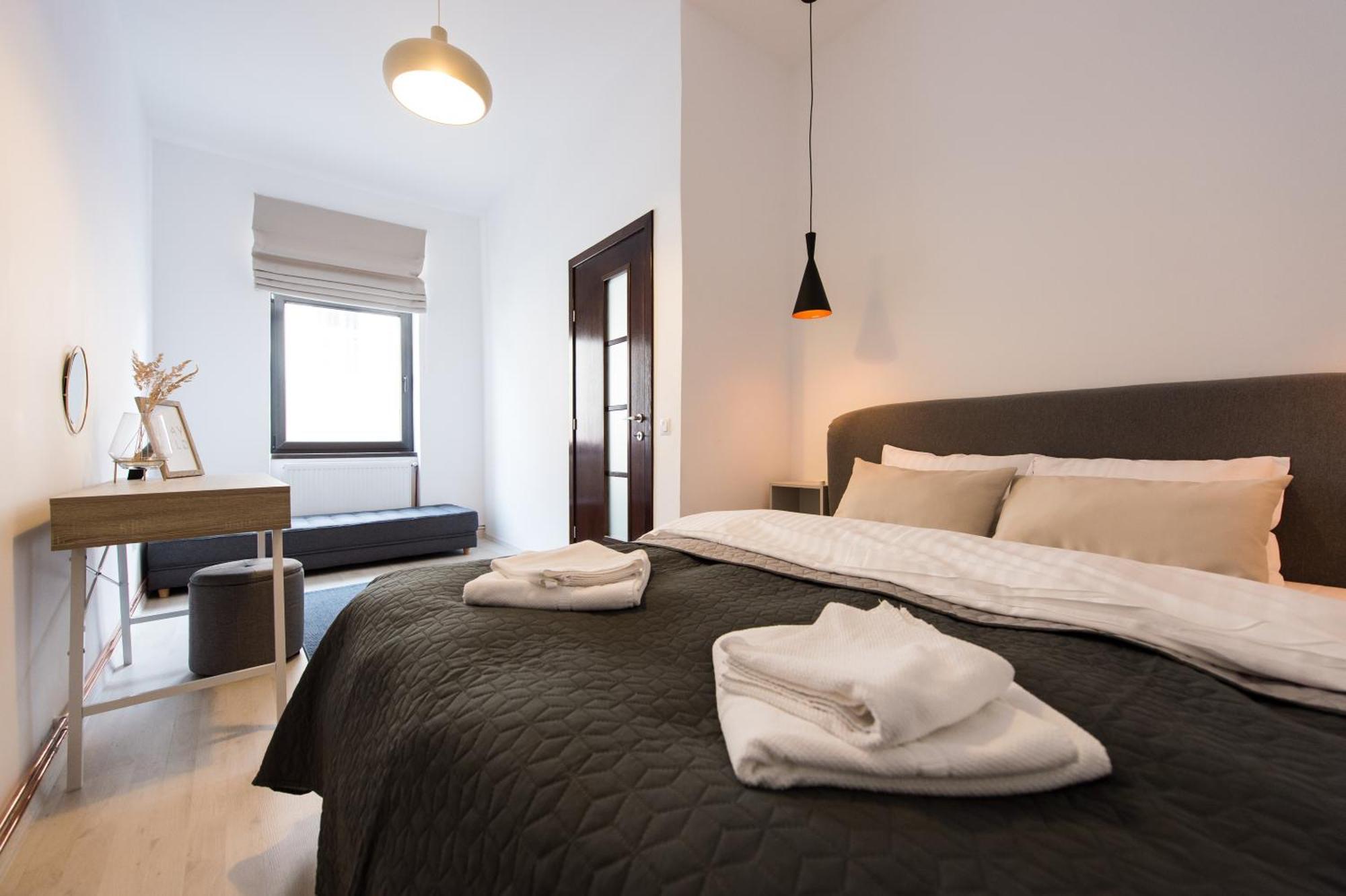 Charming Old Town Flat With Mountain View Daire Braşov Dış mekan fotoğraf